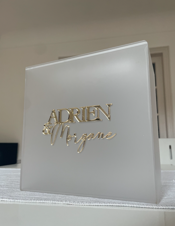 Urne "Prestige" en plexiglass personnalisée - lettrage 3D